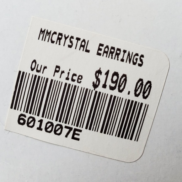 ♻️DONATED ♻️ 💄TAKE IT SALE💋🥂MMCrystal  tear drop earrings - Picture 4 of 4